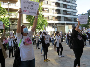 Concentraci&oacute; contra el tancament d'hostaleria i est&egrave;tica davant la seu de la Generalitat