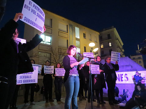 Performance a la plaça de l'U d'octubre de 2017