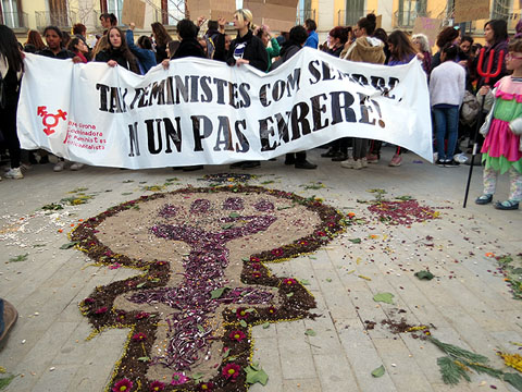 Performance a la plaça de la Independència