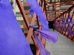 Commemoraci&oacute; del Dia de la Dona 2021 al pont de les Peixateries Velles
