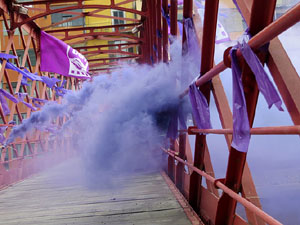 Commemoraci&oacute; del Dia de la Dona 2021 al pont de les Peixateries Velles