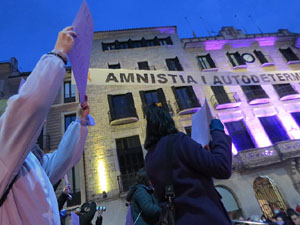 Commemoraci&oacute; del Dia de la Dona 2022 a la pla&ccedil;a del Vi