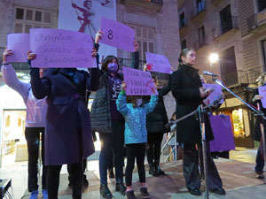 Commemoraci&oacute; del Dia de la Dona 2022 a la pla&ccedil;a del Vi