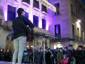 Commemoraci&oacute; del Dia de la Dona 2022 a la pla&ccedil;a del Vi