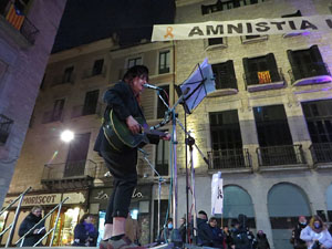Commemoraci&oacute; del Dia de la Dona 2022 a la pla&ccedil;a del Vi