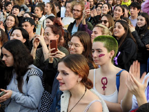 Commemoració del Dia de la Dona 2023 a la plaça de l'U d'octubre de 2017