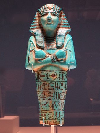 Shabti del fara&oacute; Seti I. Faian&ccedil;a blava. Dinastia XIX, regnat de Seti I, Ca. 1294-1279 aC. Tomba de Seti I, Vall dels Reis, Tebes