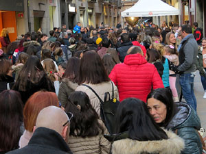 Presentaci&oacute; de 'Sonr&iacute;e aunque te cueste' d'&Agrave;ngela M&aacute;rmol a la llibreria Geli