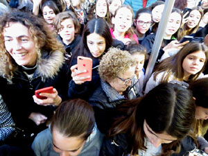 Presentaci&oacute; de 'Sonr&iacute;e aunque te cueste' d'&Agrave;ngela M&aacute;rmol a la llibreria Geli