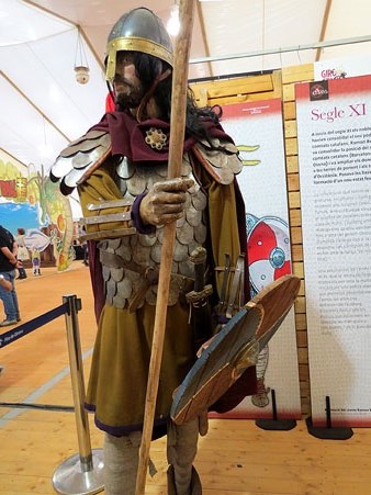 R&egrave;plica d'armadura del segle XI. Alma Cubrae