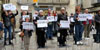 Flash mob en suport a Julian Assange a la plaça del Vi