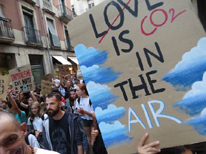 Manifestaci&oacute; contra el canvi clim&agrave;tic organitzada per Fridays for Future i Revoluci&oacute; o Extinci&oacute;