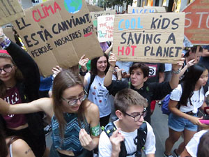 Manifestaci&oacute; contra el canvi clim&agrave;tic organitzada per Fridays for Future i Revoluci&oacute; o Extinci&oacute;