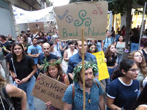 Manifestaci&oacute; contra el canvi clim&agrave;tic organitzada per Fridays for Future i Revoluci&oacute; o Extinci&oacute;