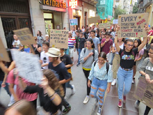Manifestaci&oacute; contra el canvi clim&agrave;tic organitzada per Fridays for Future i Revoluci&oacute; o Extinci&oacute;