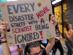 Manifestaci&oacute; contra el canvi clim&agrave;tic organitzada per Fridays for Future i Revoluci&oacute; o Extinci&oacute;