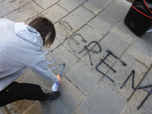 Manifestació contra l'acte de la Fundació Princesa de Girona