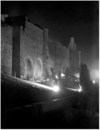 Representació de 'El Pessebre gòtic' al Passeig Arqueològic. 5 de gener de 1970