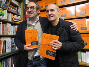Presentaci&oacute; de 'Cocottes, cazuelas y cacerolas' de Paco P&eacute;rez i Salvador Garcia-Arb&oacute;s amb Abraham Simon, a la Llibreria Geli