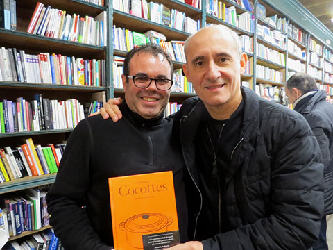 El xef Paco Pérez amb el llibreter Xavier Delòs