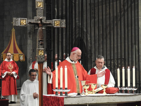 La celebraci&oacute; de la missa oficiada pel bisbe de Girona fra Octavi Vil&agrave;