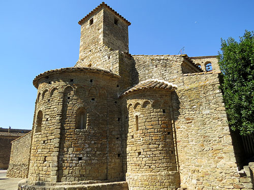 Absis i comunidor de l'església de Sant Pere d'Ullastret