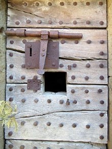 La porta de la Presó a la torre circular
