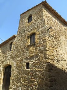 Façana d'una casa d'Ullastret
