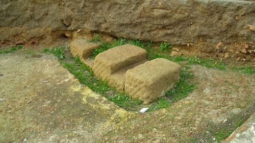 Premsa de vi romana, a prop de l'esgl&eacute;sia de Santa Rosa, a Llafranc