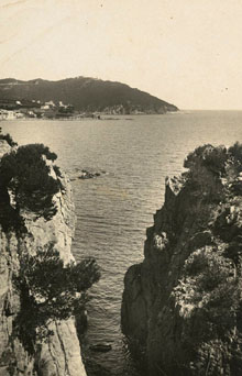 Calella de Palafrugell. Cala i castellet del 'Pais&agrave;'. 1930-1940