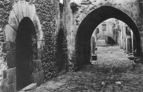 El Carrer d'Avall i l'Arcada Can Verdaguer. 1890-1936