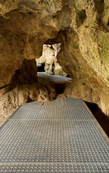 Coves prehistòriques de Serinyà