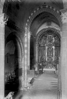 Interior de l'església de Sant Joan les Fonts. 1889-1916