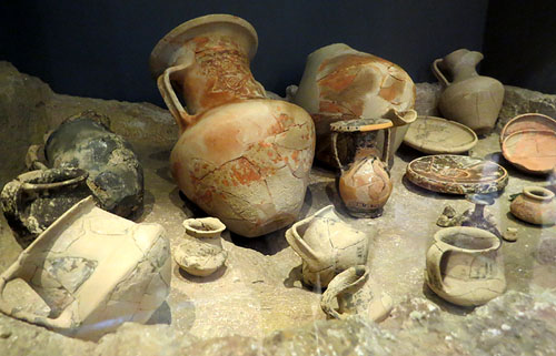 Enterrament 49 de la necròpolis del Puig d'en Serra. Meitat del segle IV aC