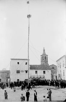 Plantada de l'Arbre de Maig. 1914