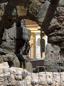 Detall del castell de Caldes