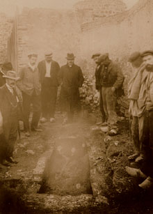 Restes de les antigues termes romanes del Puig de Sant Grau a Caldes de Malavella. 1902